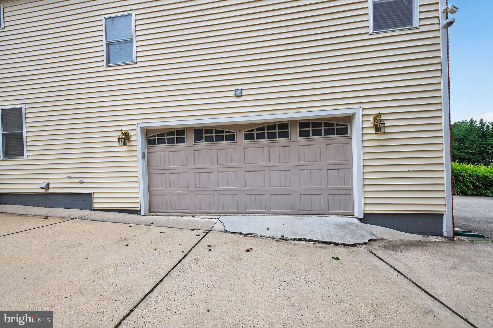 DAMASCUS OUTSIDE - Residential Lease