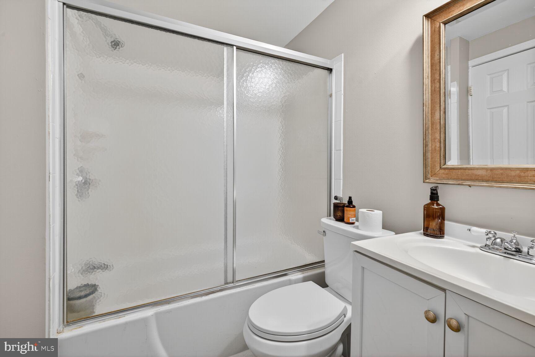 DAMASCUS OUTSIDE - Residential Lease