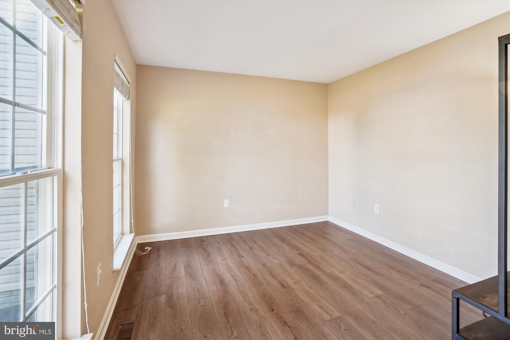 STAFFORD LAKES VILLAGE - Residential Lease