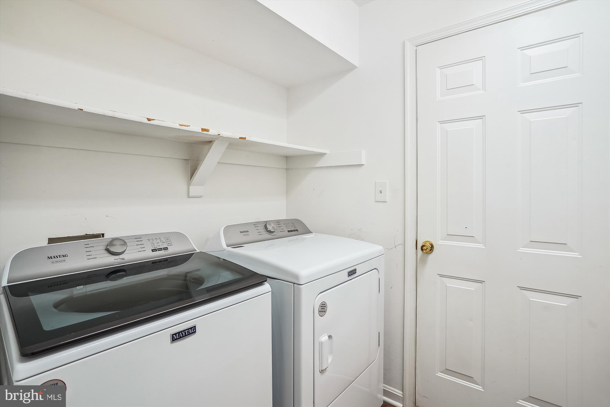 STAFFORD LAKES VILLAGE - Residential Lease