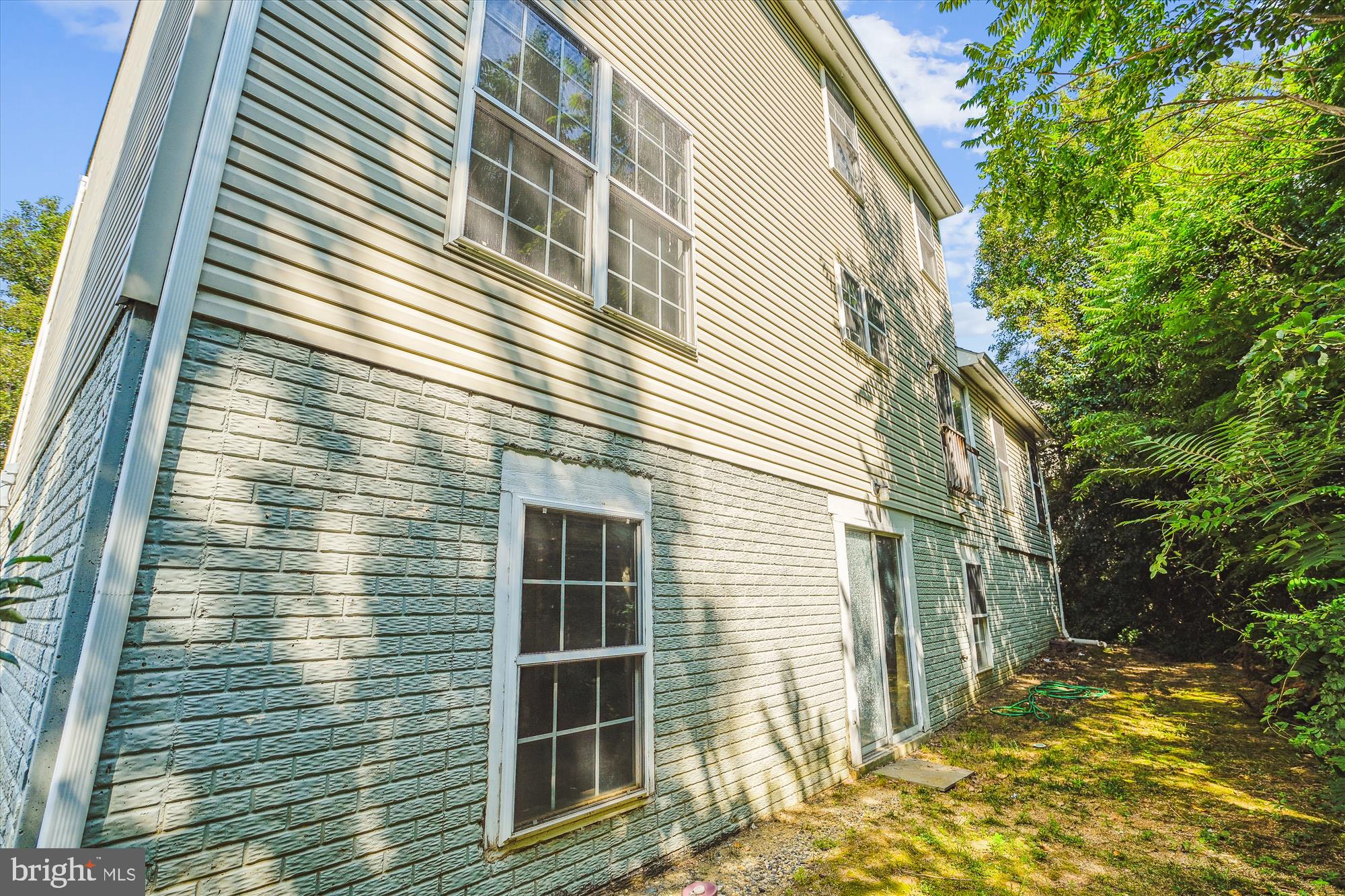 STAFFORD LAKES VILLAGE - Residential Lease