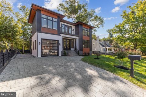 Photo of 2919 Lawrence Drive, FALLS CHURCH, VA 22042 (MLS # VAFX2296444)