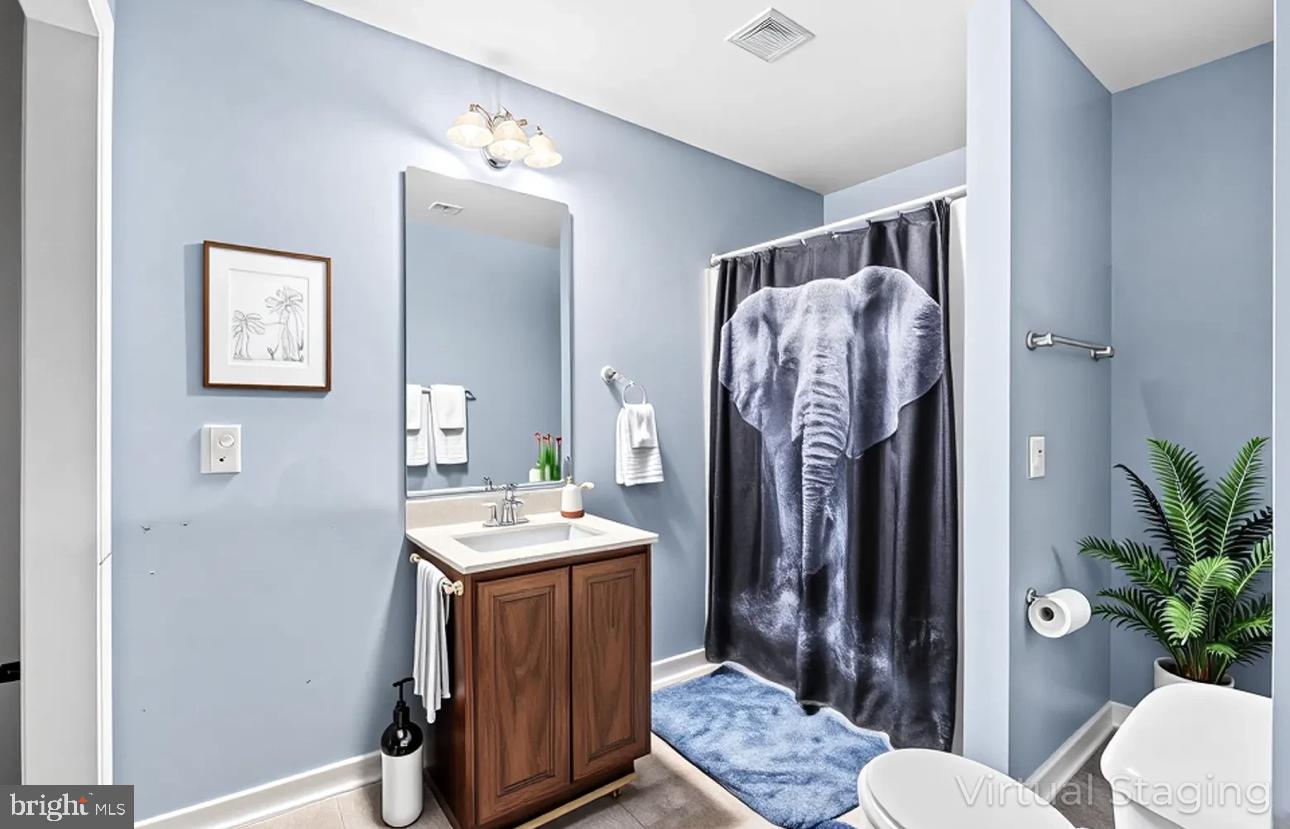 STRATFORD HALL - Residential