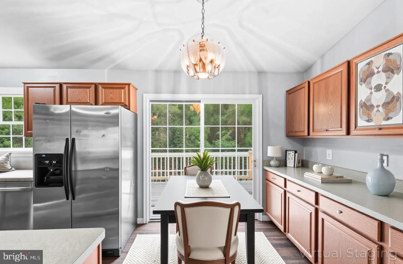 STRATFORD HALL - Residential