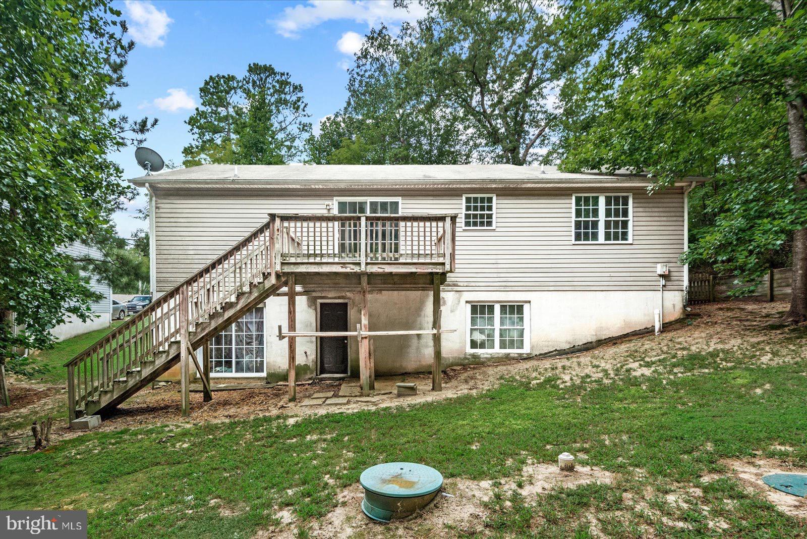 STRATFORD HALL - Residential