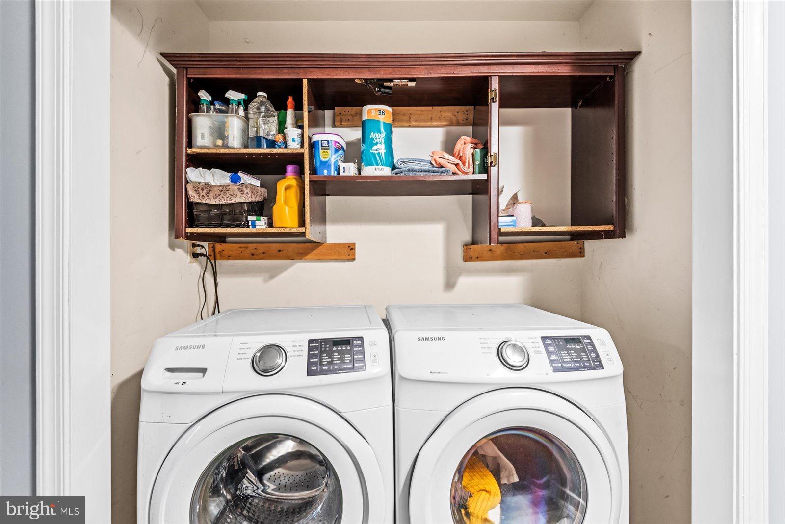 STRATFORD HALL - Residential