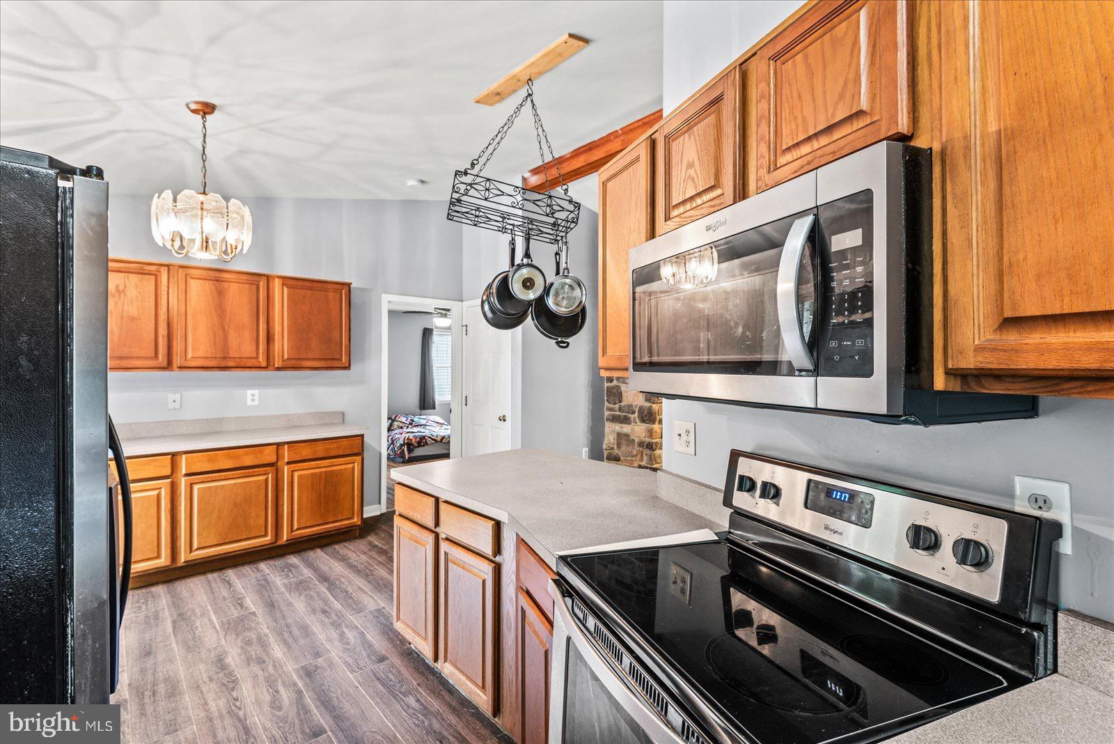 STRATFORD HALL - Residential