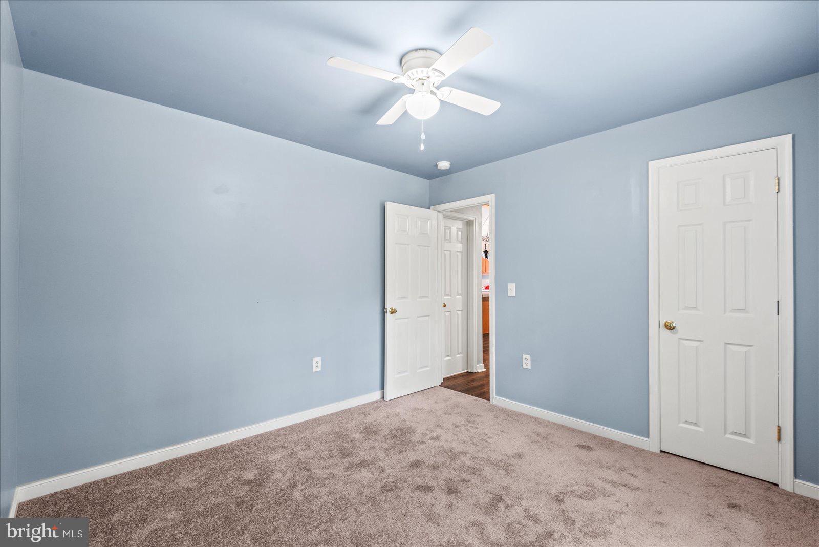 STRATFORD HALL - Residential