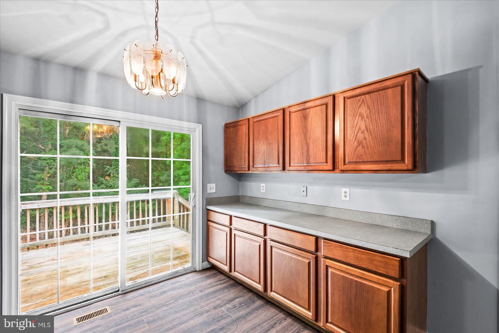 STRATFORD HALL - Residential