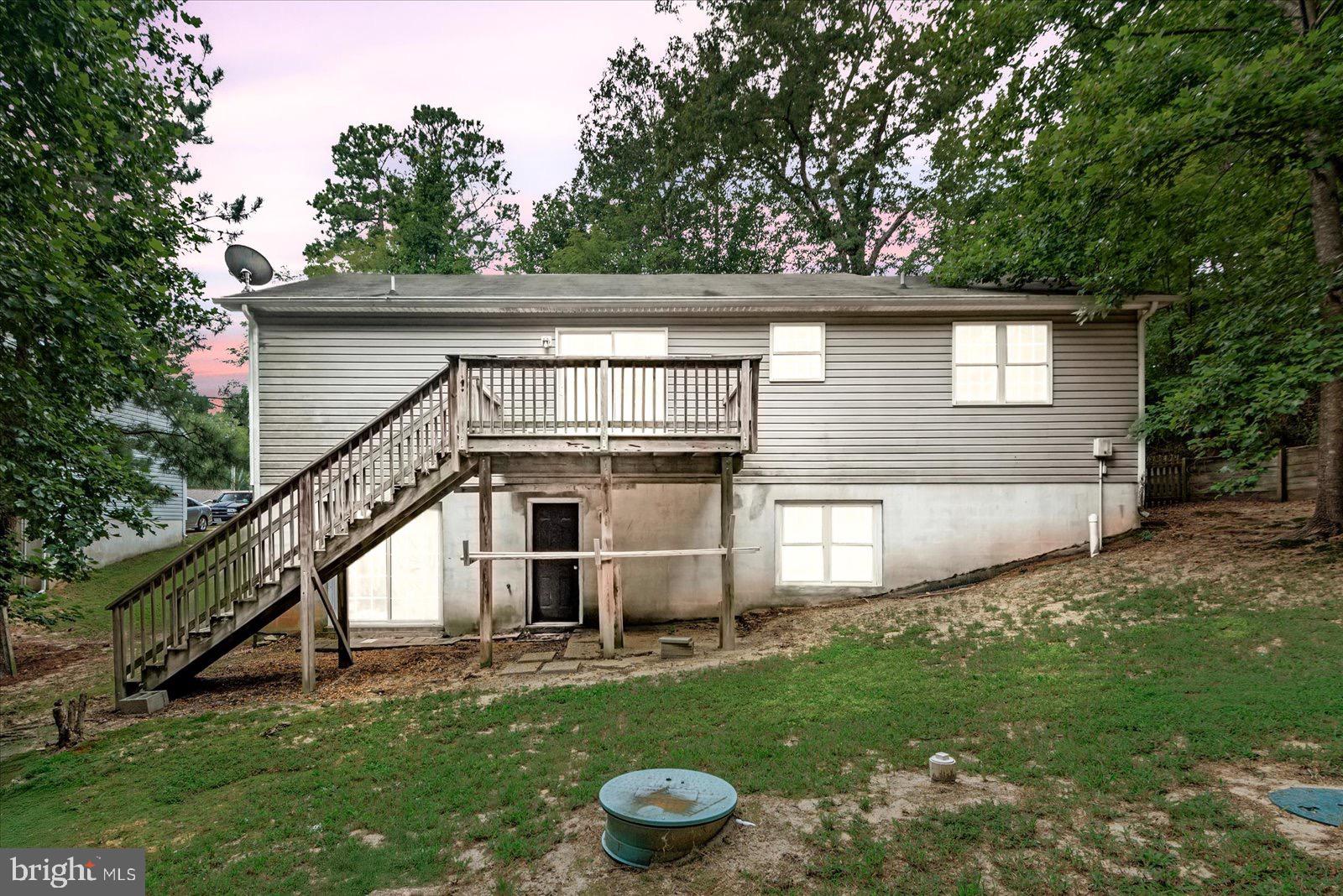 STRATFORD HALL - Residential