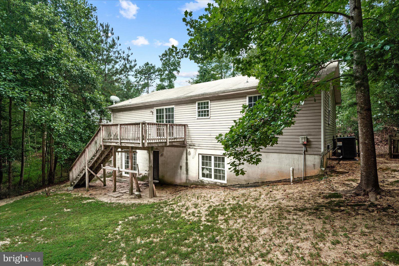 STRATFORD HALL - Residential