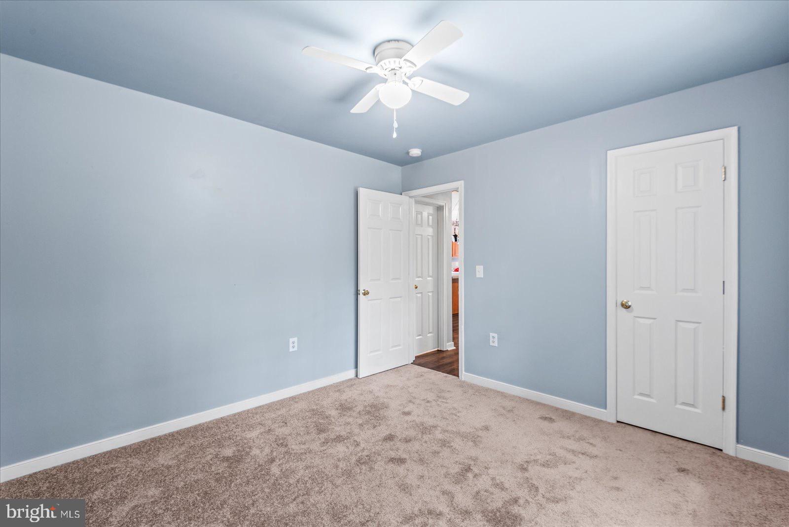 STRATFORD HALL - Residential