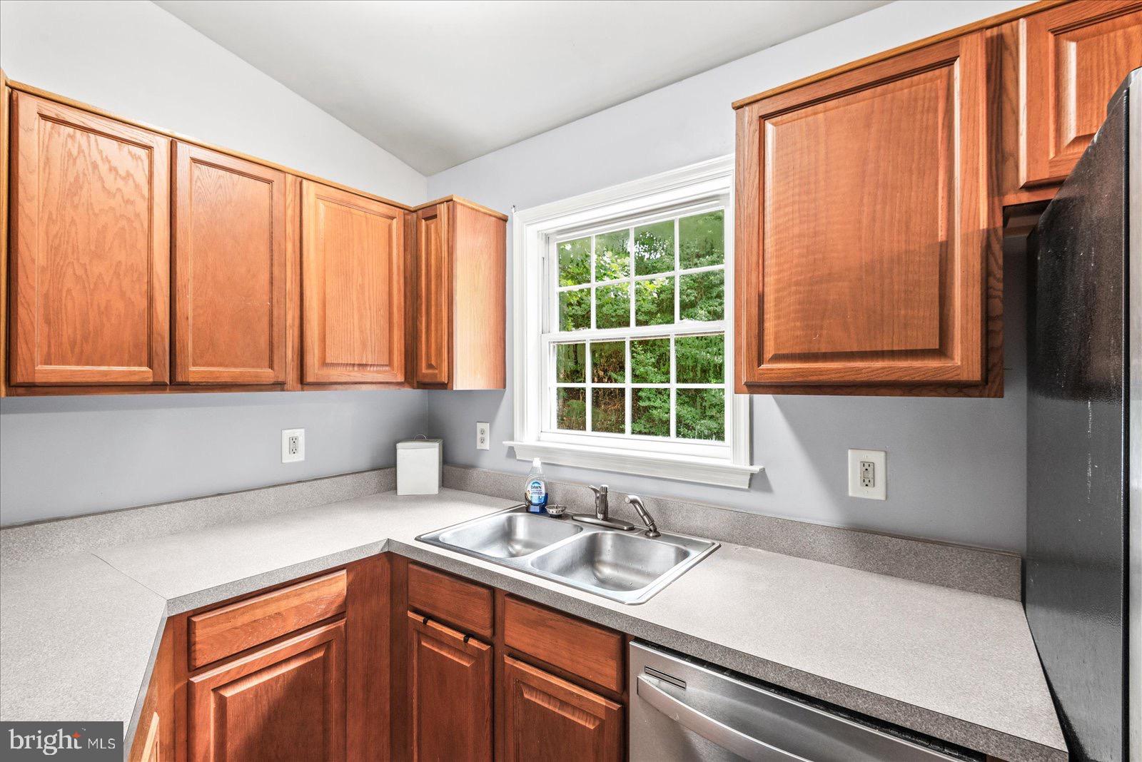 STRATFORD HALL - Residential