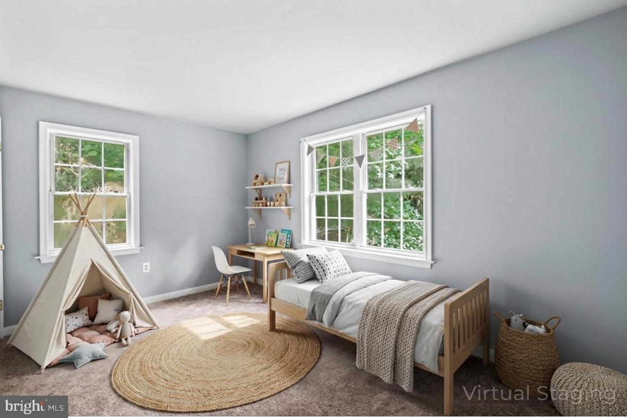 STRATFORD HALL - Residential