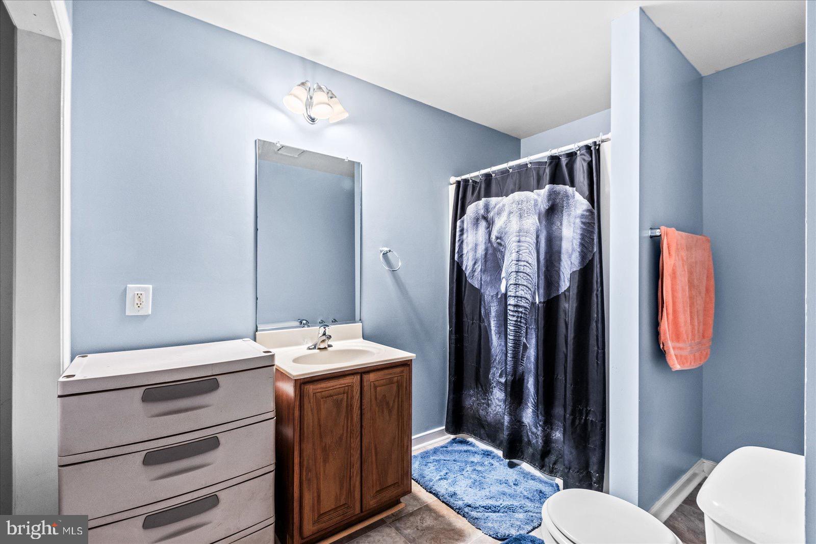 STRATFORD HALL - Residential