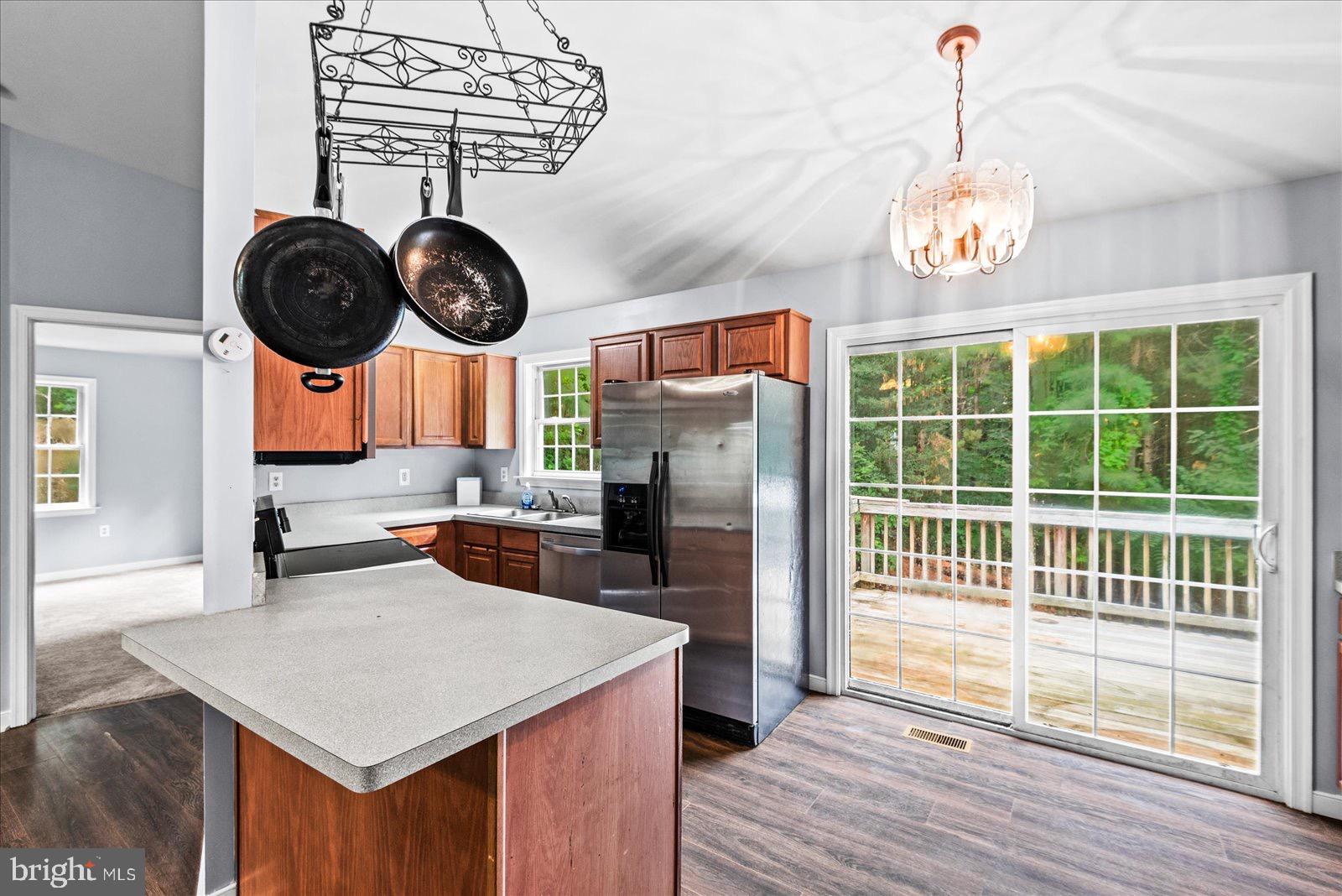 STRATFORD HALL - Residential