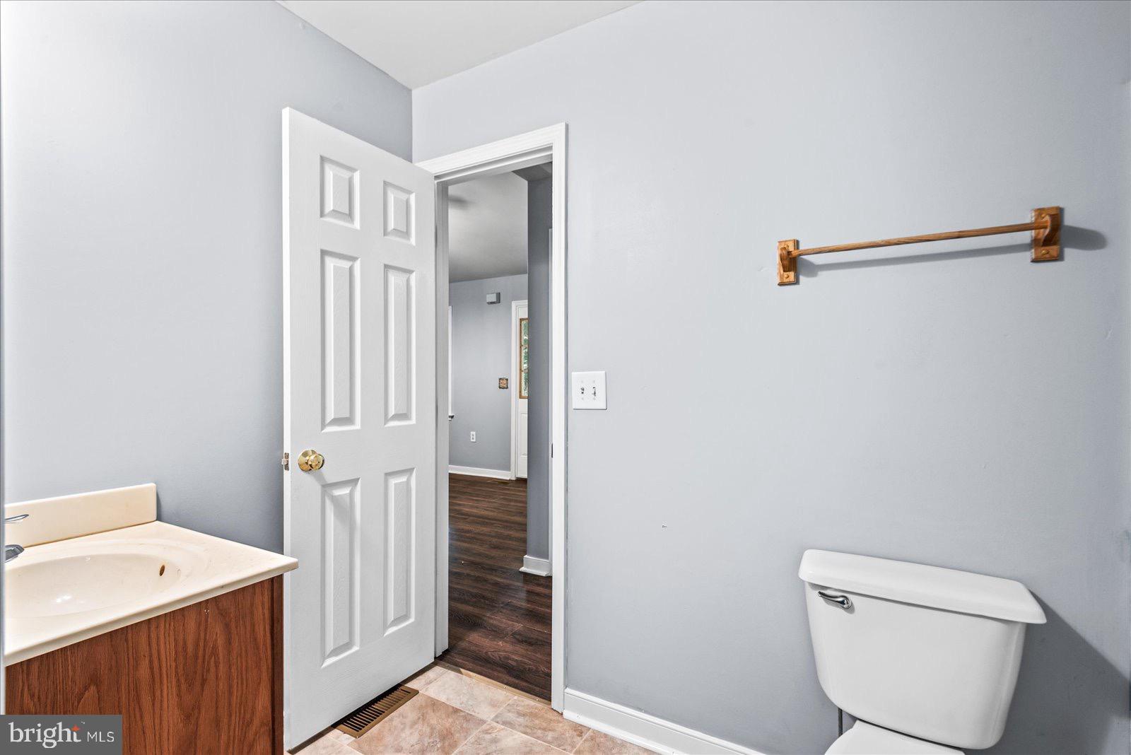 STRATFORD HALL - Residential