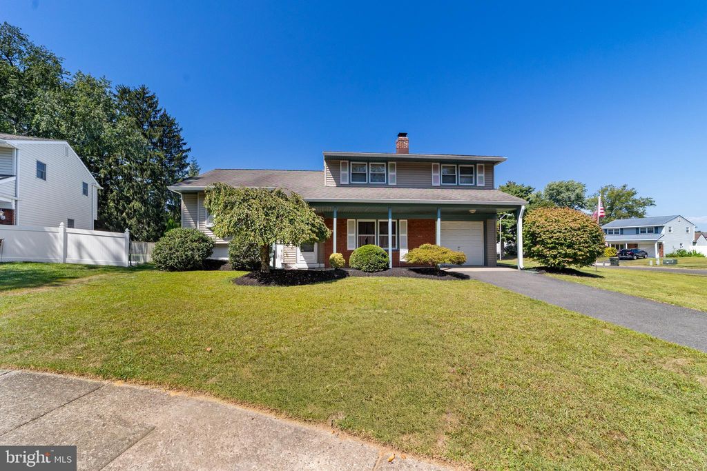Photo of 1606 Gordon Road, BURLINGTON, NJ 08016 (MLS # NJBL2097210)