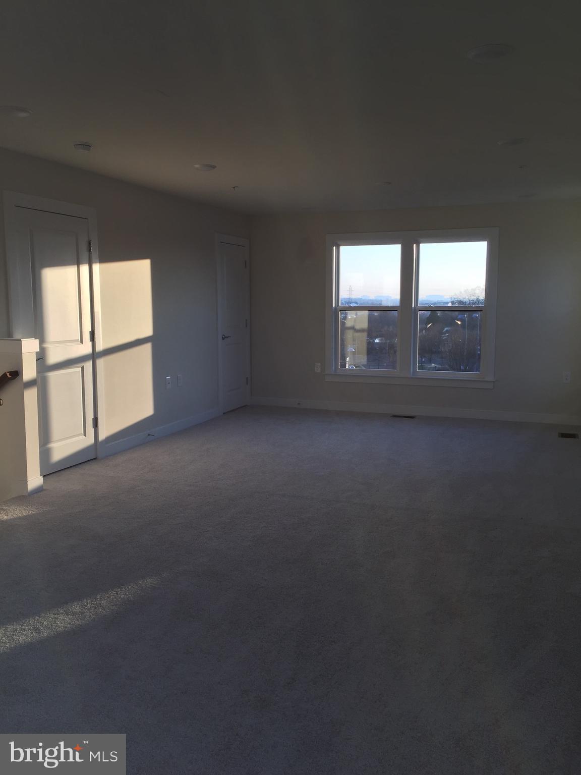 METROPARK AT ARROWBROOK - Residential Lease