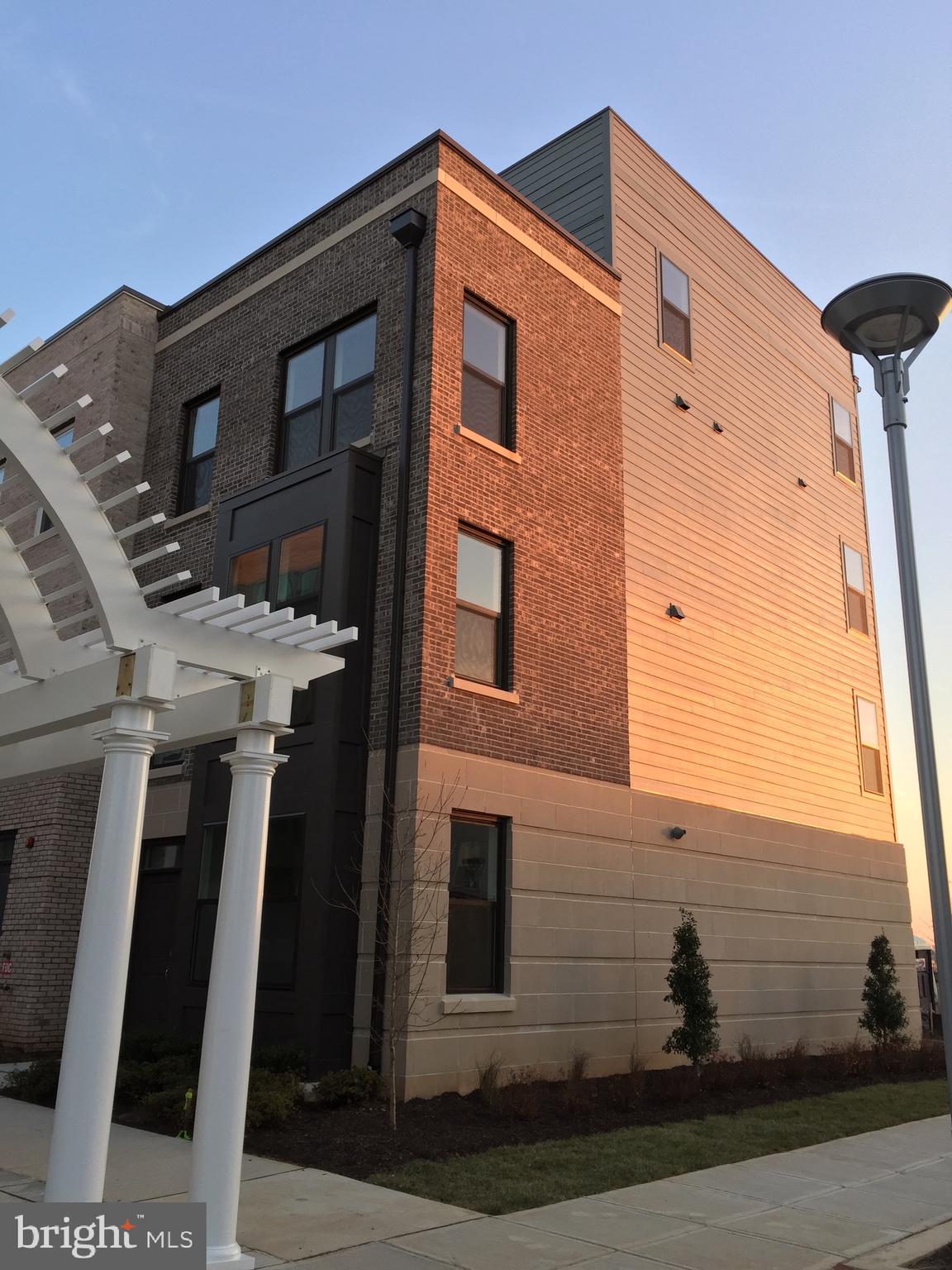 METROPARK AT ARROWBROOK - Residential Lease