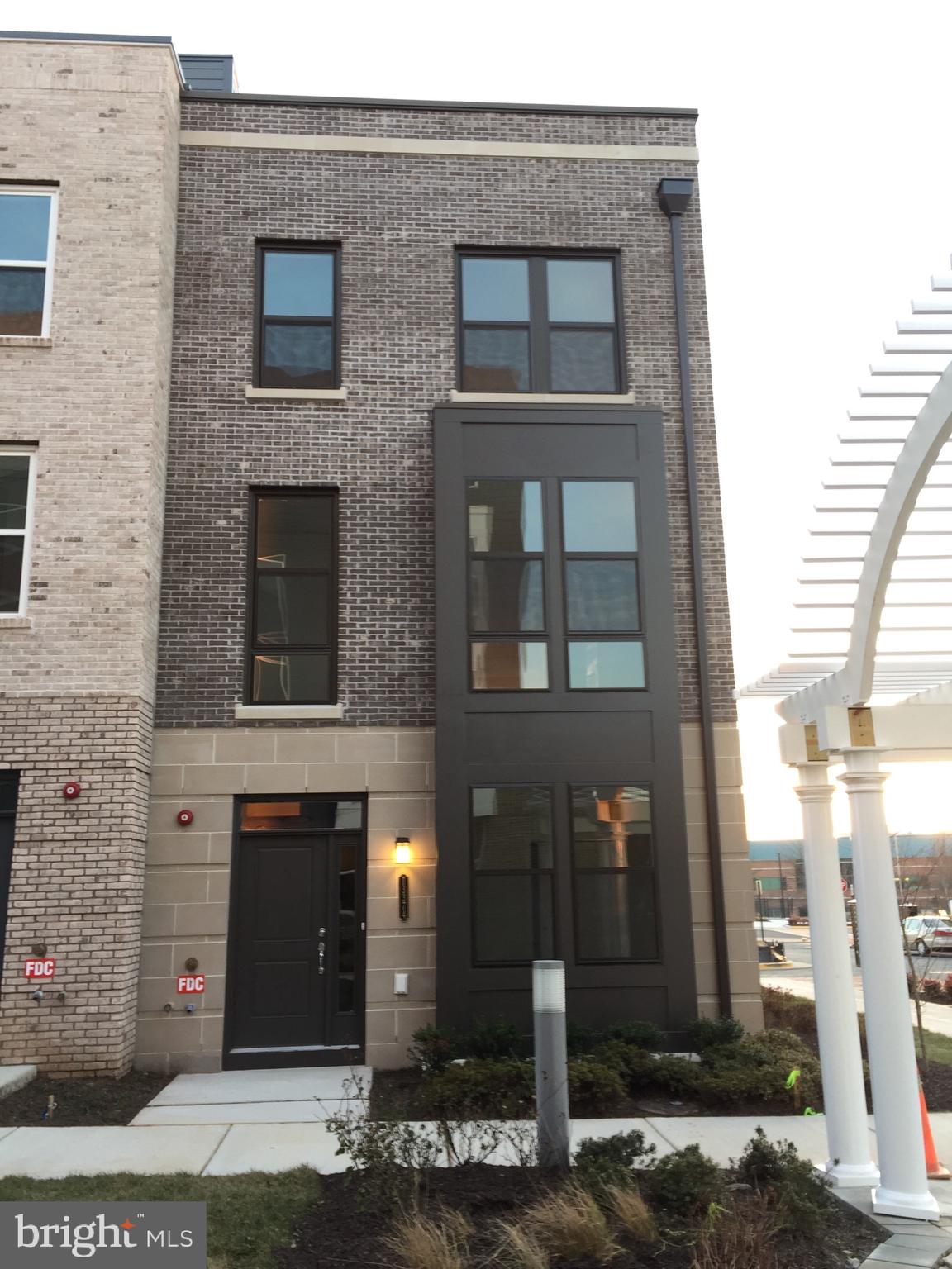 METROPARK AT ARROWBROOK - Residential Lease