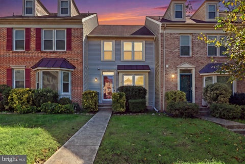 Townhouse For Rent - 6303 Mary Todd Court<br/> CENTREVILLE, VA 20121