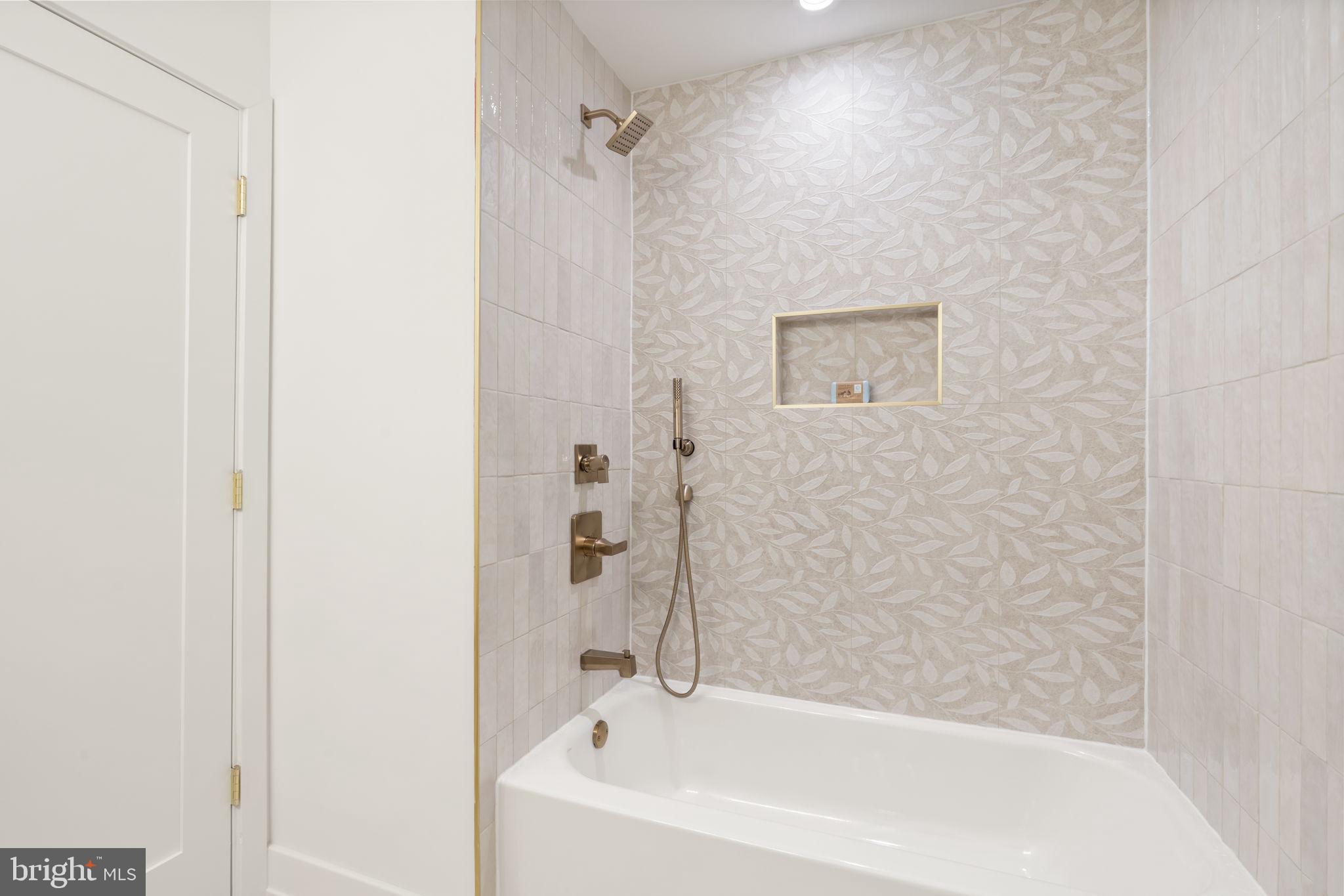 WHITMAN - Residential