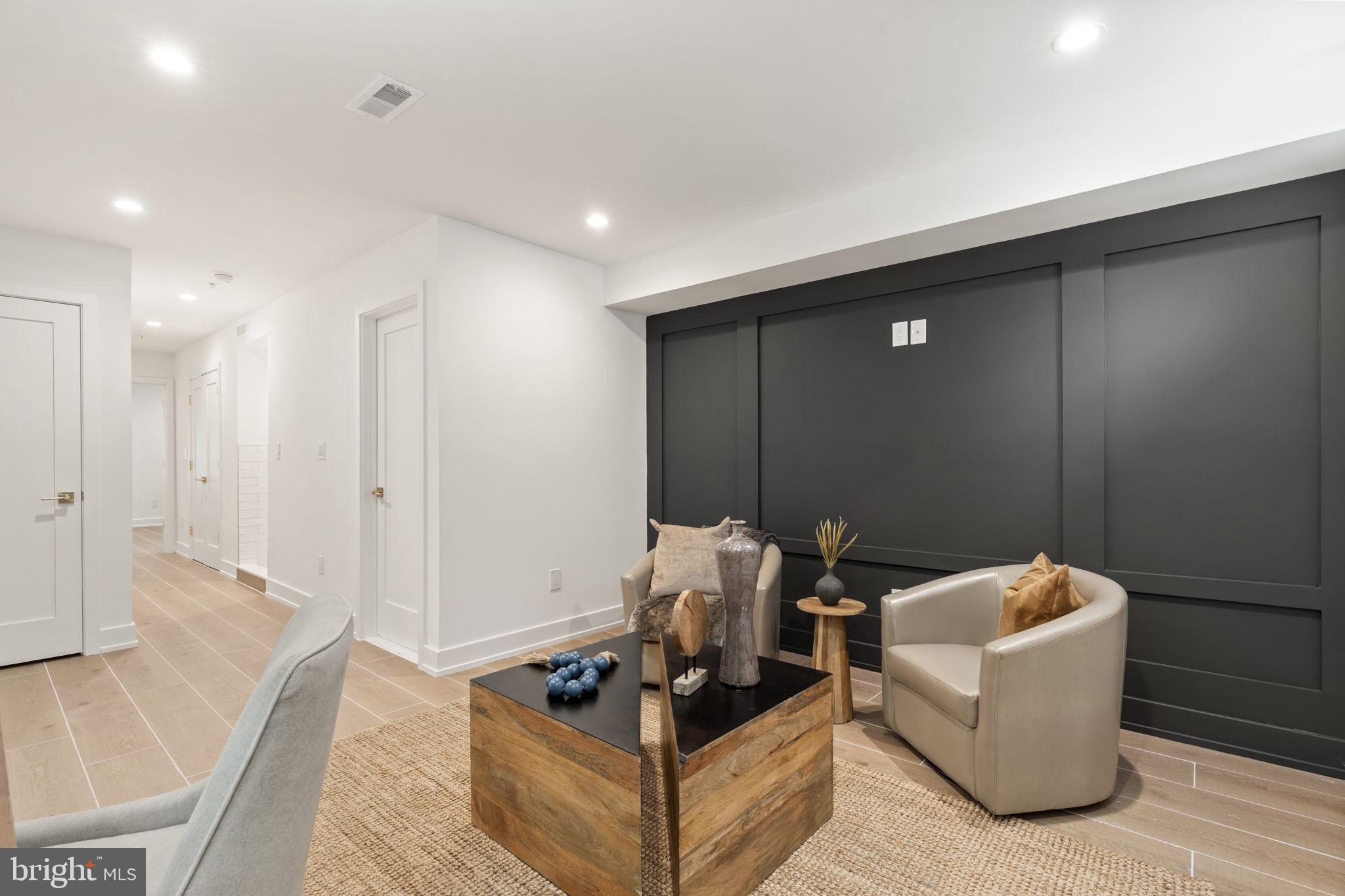 WHITMAN - Residential