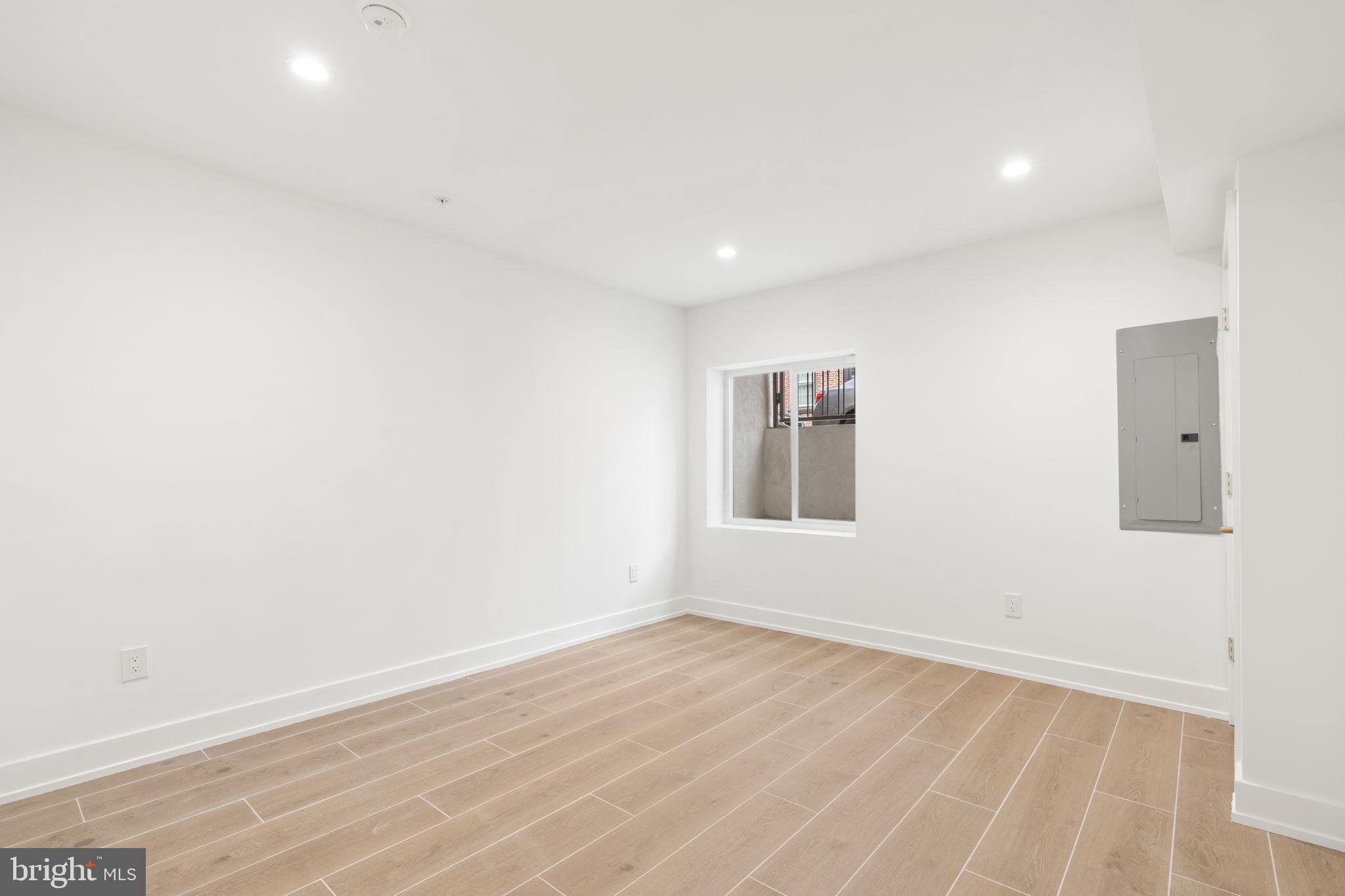 WHITMAN - Residential