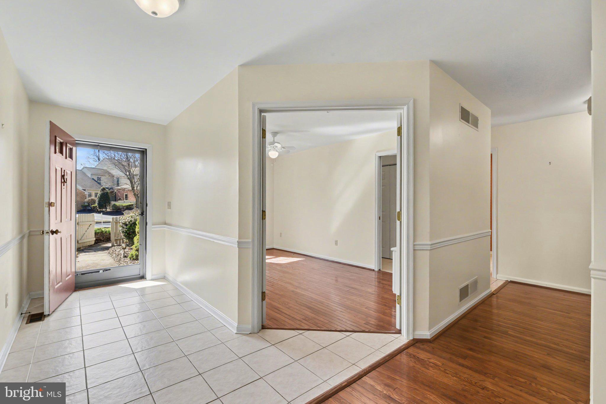 CAMBRIDGE COMMONS - Residential