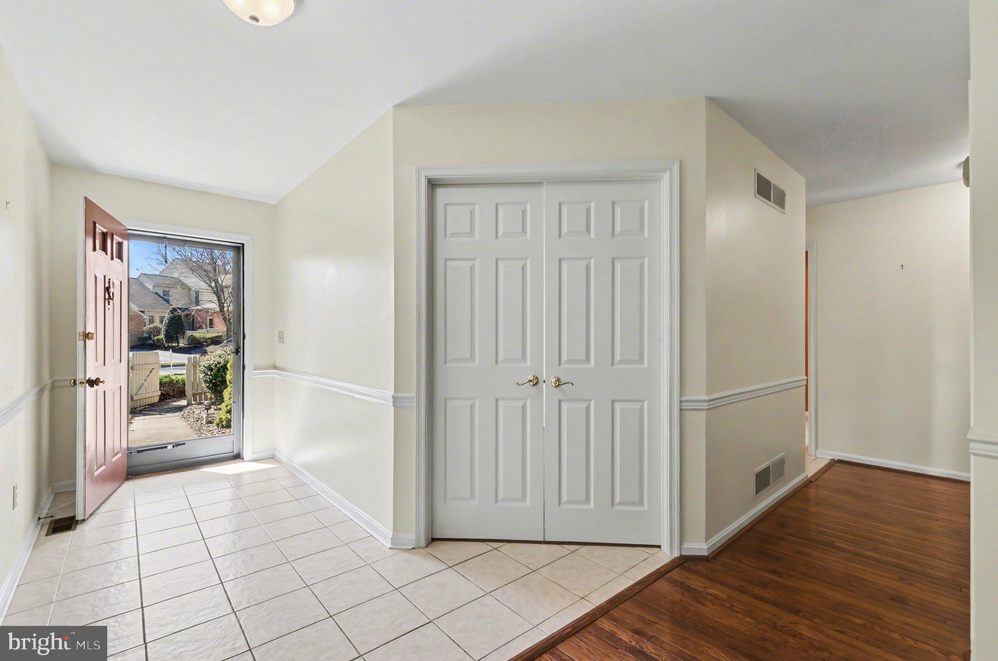 CAMBRIDGE COMMONS - Residential