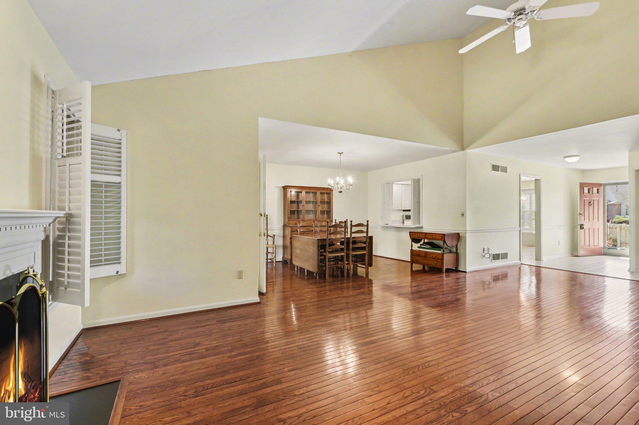 CAMBRIDGE COMMONS - Residential