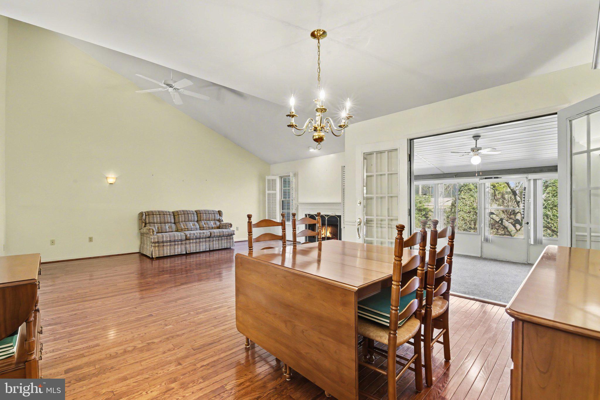 CAMBRIDGE COMMONS - Residential