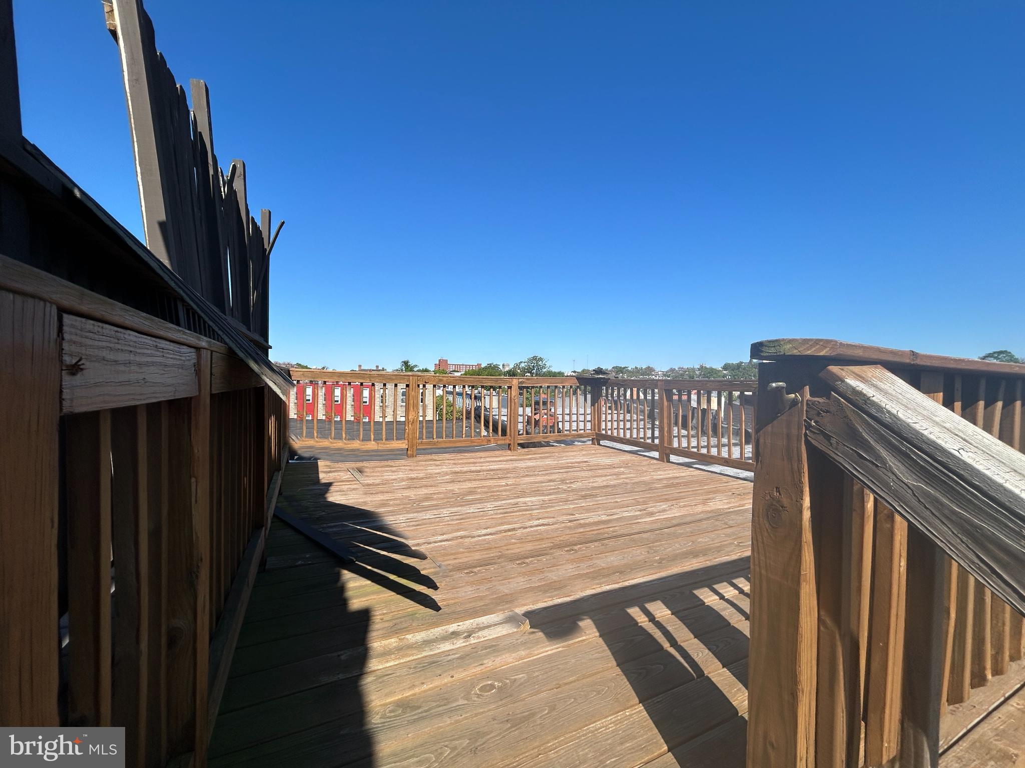 BROADWAY EAST - Residential
