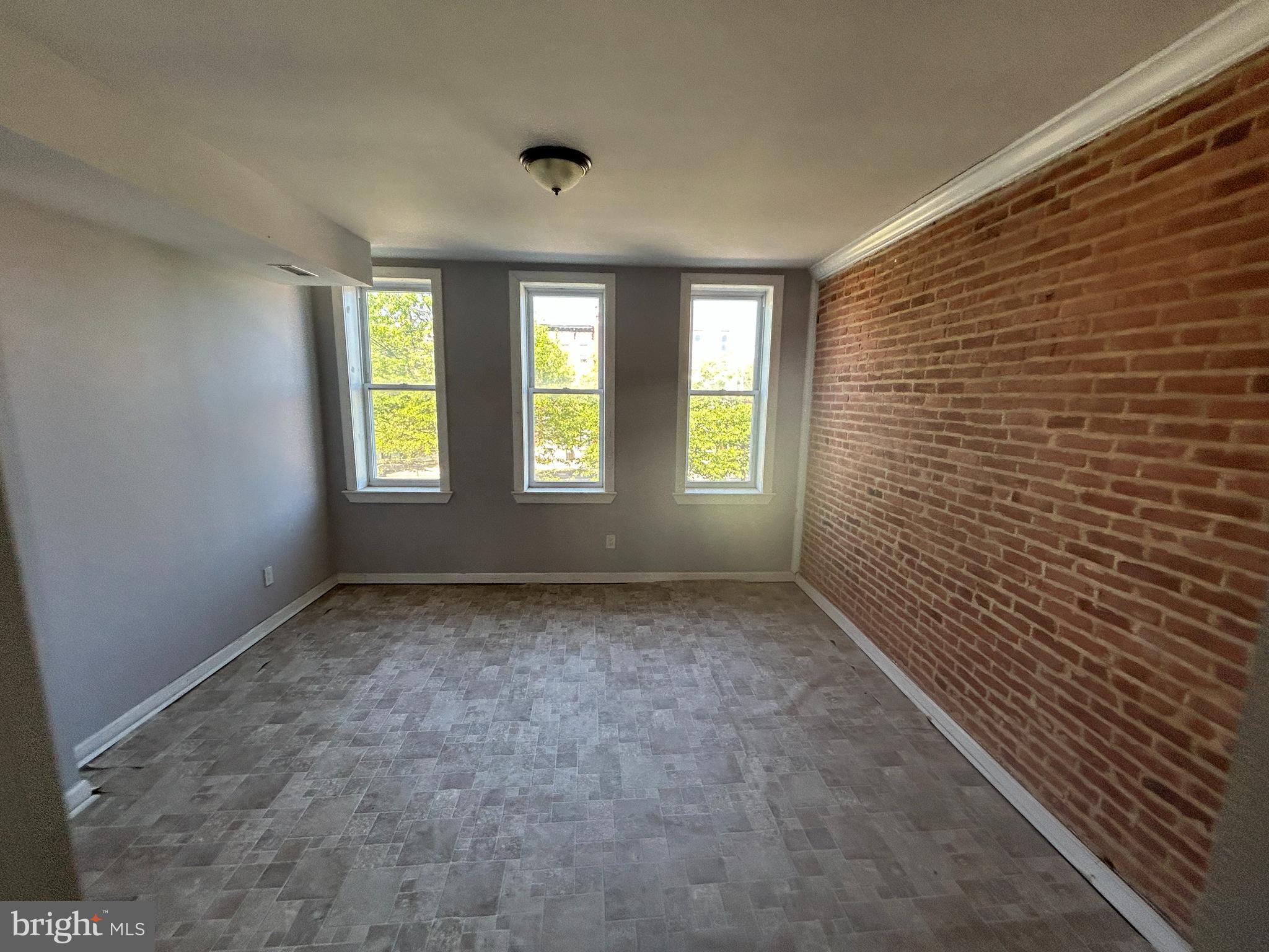BROADWAY EAST - Residential