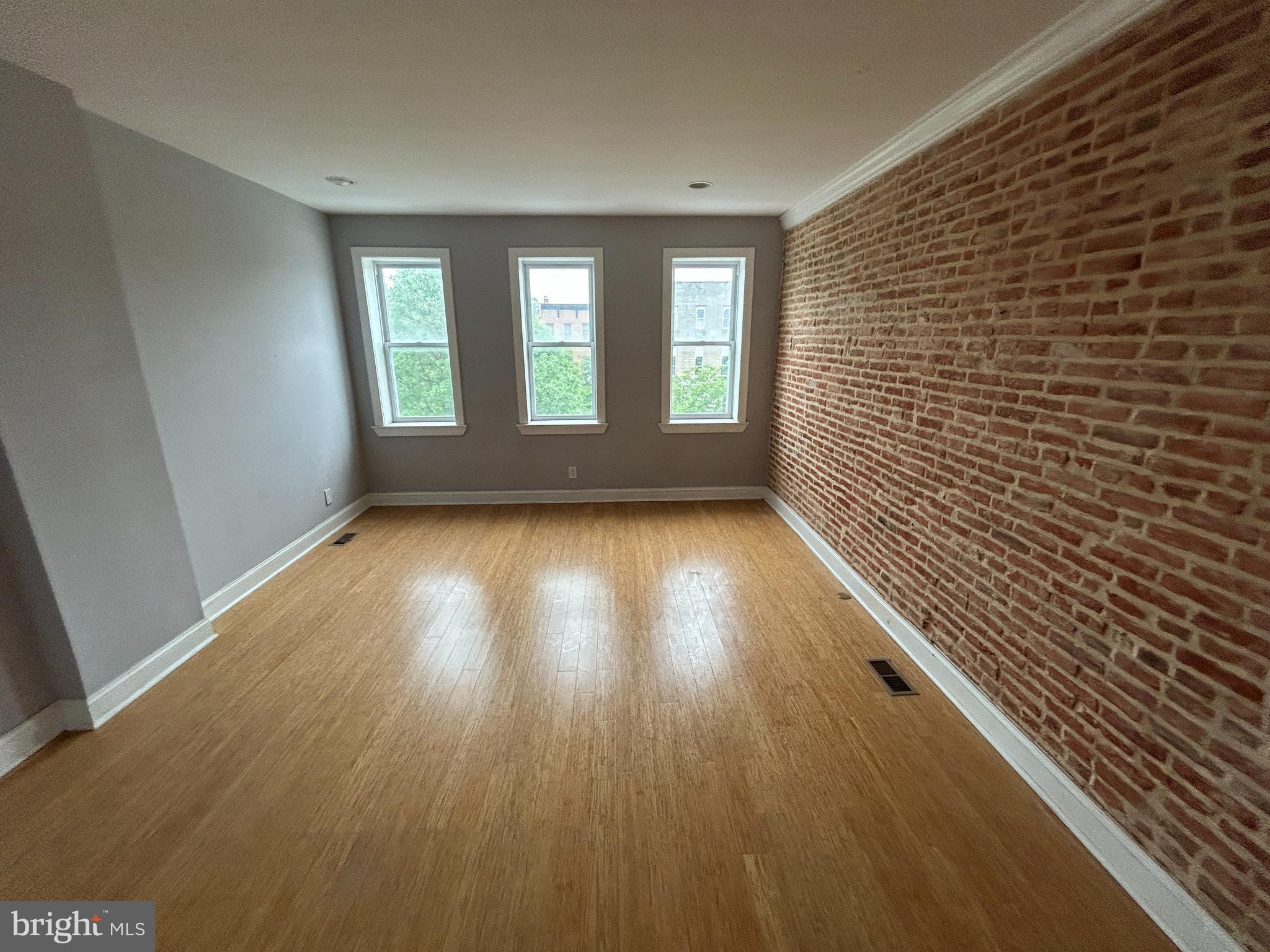 BROADWAY EAST - Residential