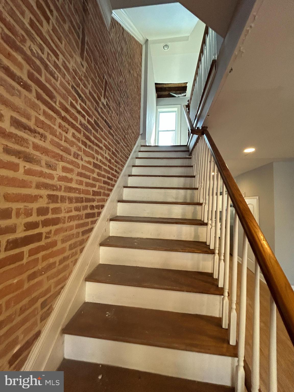 BROADWAY EAST - Residential