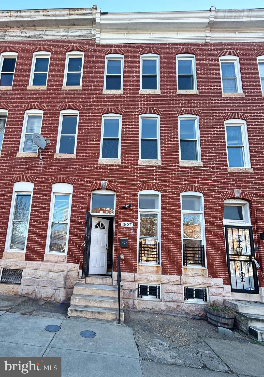 BROADWAY EAST - Residential