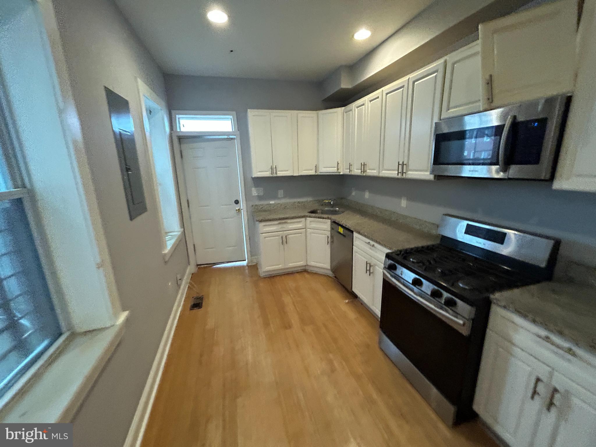 BROADWAY EAST - Residential