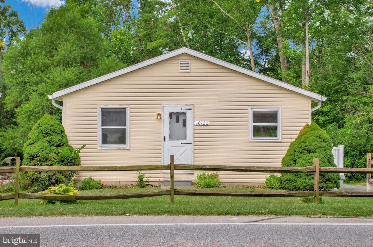 Discover the potential in this 4-bedroom, 1-bath rancher located in sought-after Howard County! Perfectly positioned near Routes 32 and 95, this property offers convenient access to shopping, dining, and commuter routes. The spacious layout includes a full basement, ideal for additional living space, storage, or creative transformation. A private driveway adds to the home's practicality. Whether you're an investor looking for your next project or a buyer ready to add personal touches, this home offers incredible value and opportunity. With so much potential, it’s an ideal canvas to create something truly special. Don’t miss out on this opportunity in a prime location!