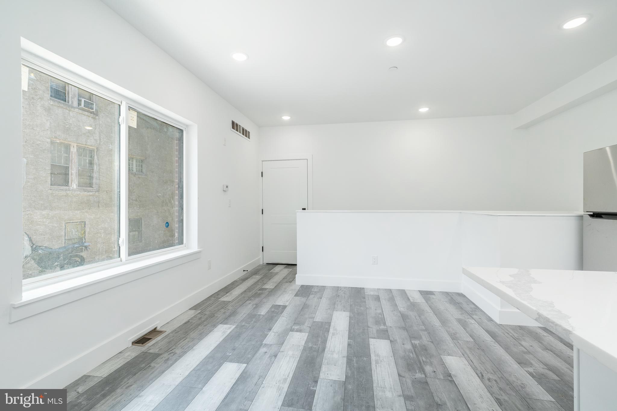 BELMONT - Commercial Sale