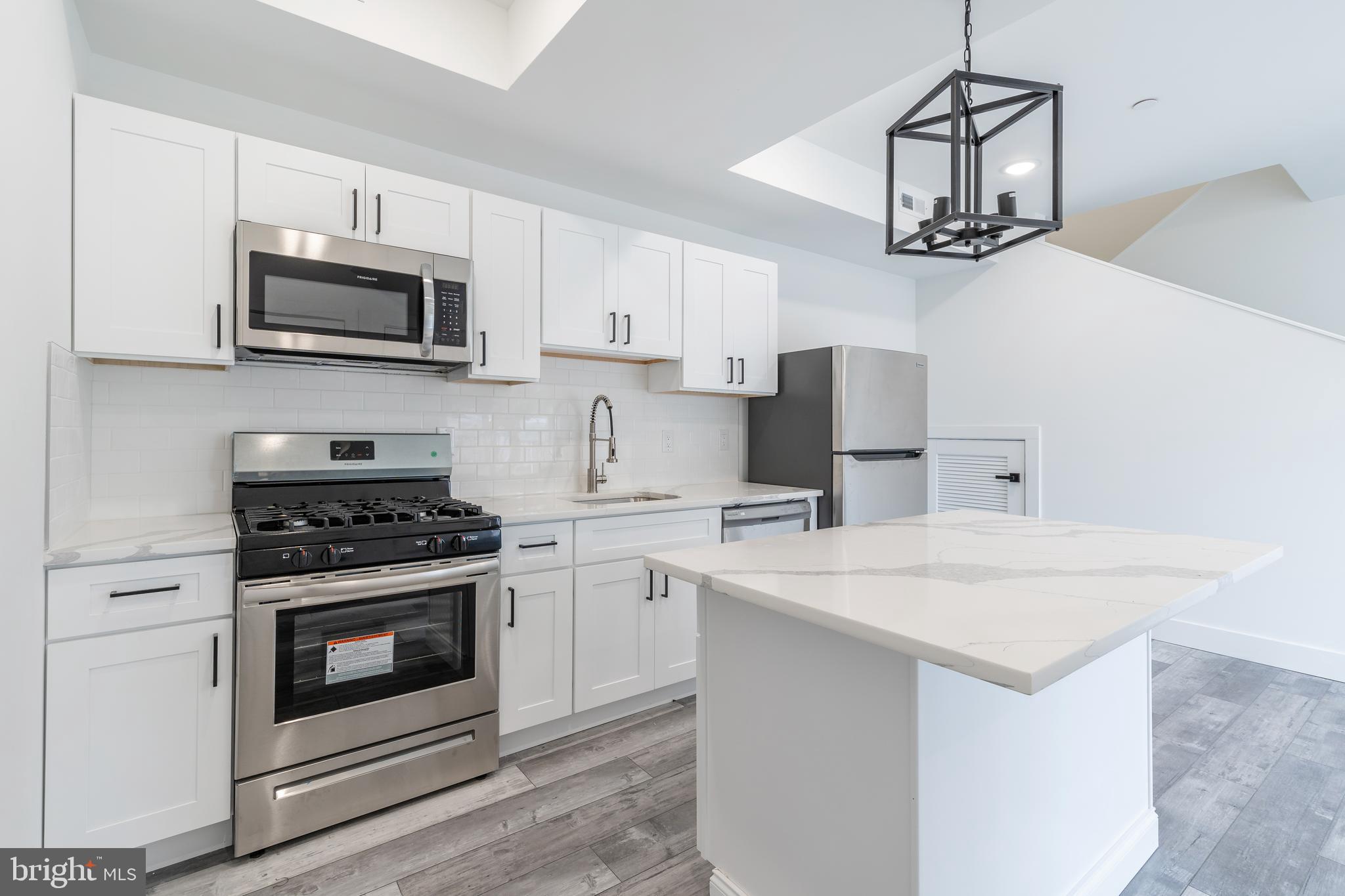 BELMONT - Commercial Sale