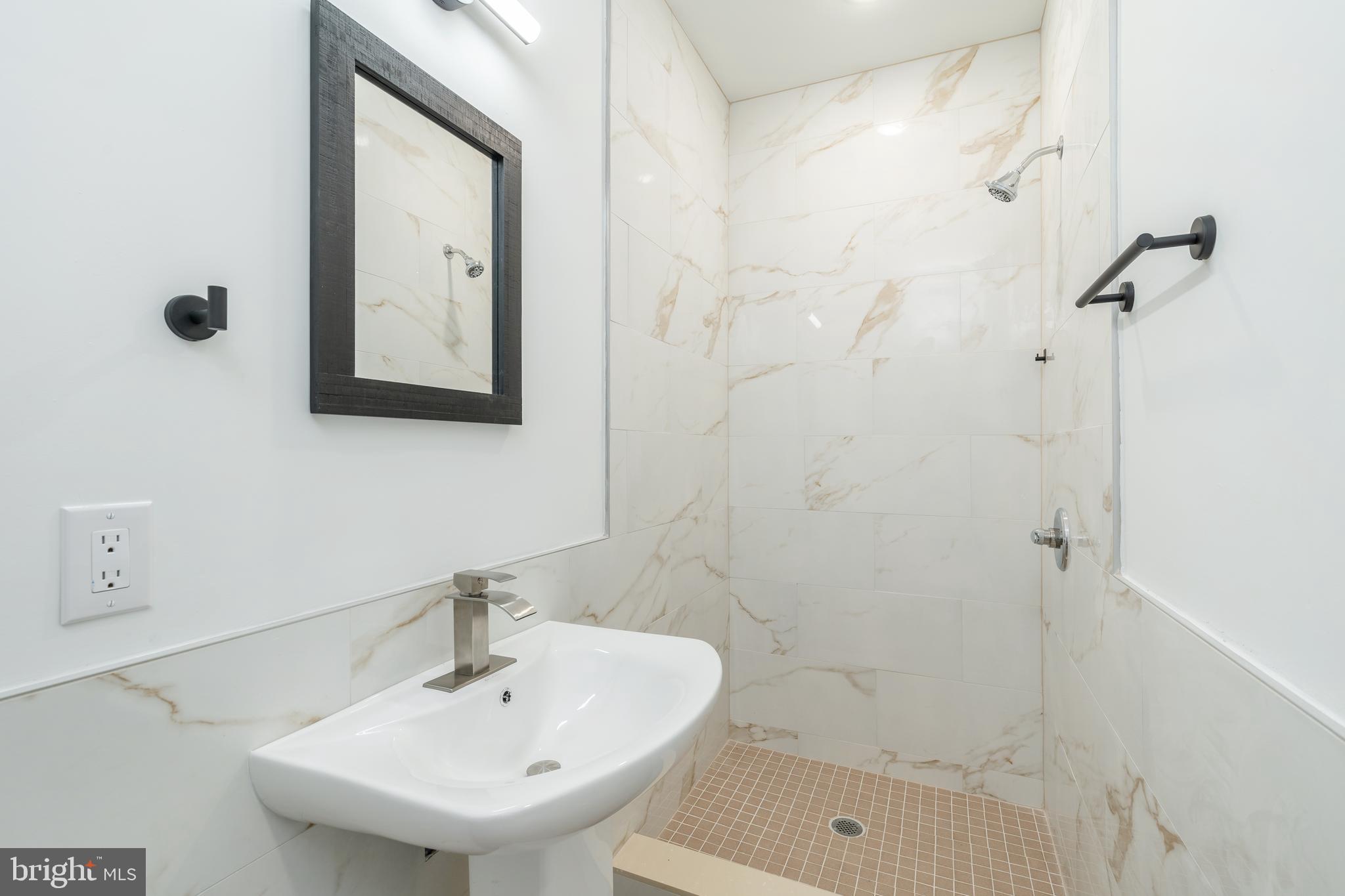 BELMONT - Commercial Sale