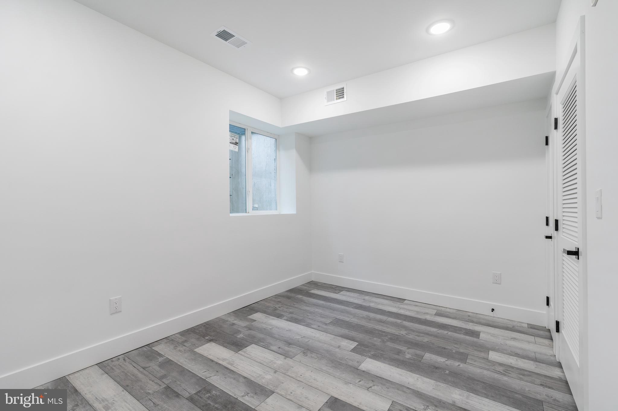 BELMONT - Commercial Sale