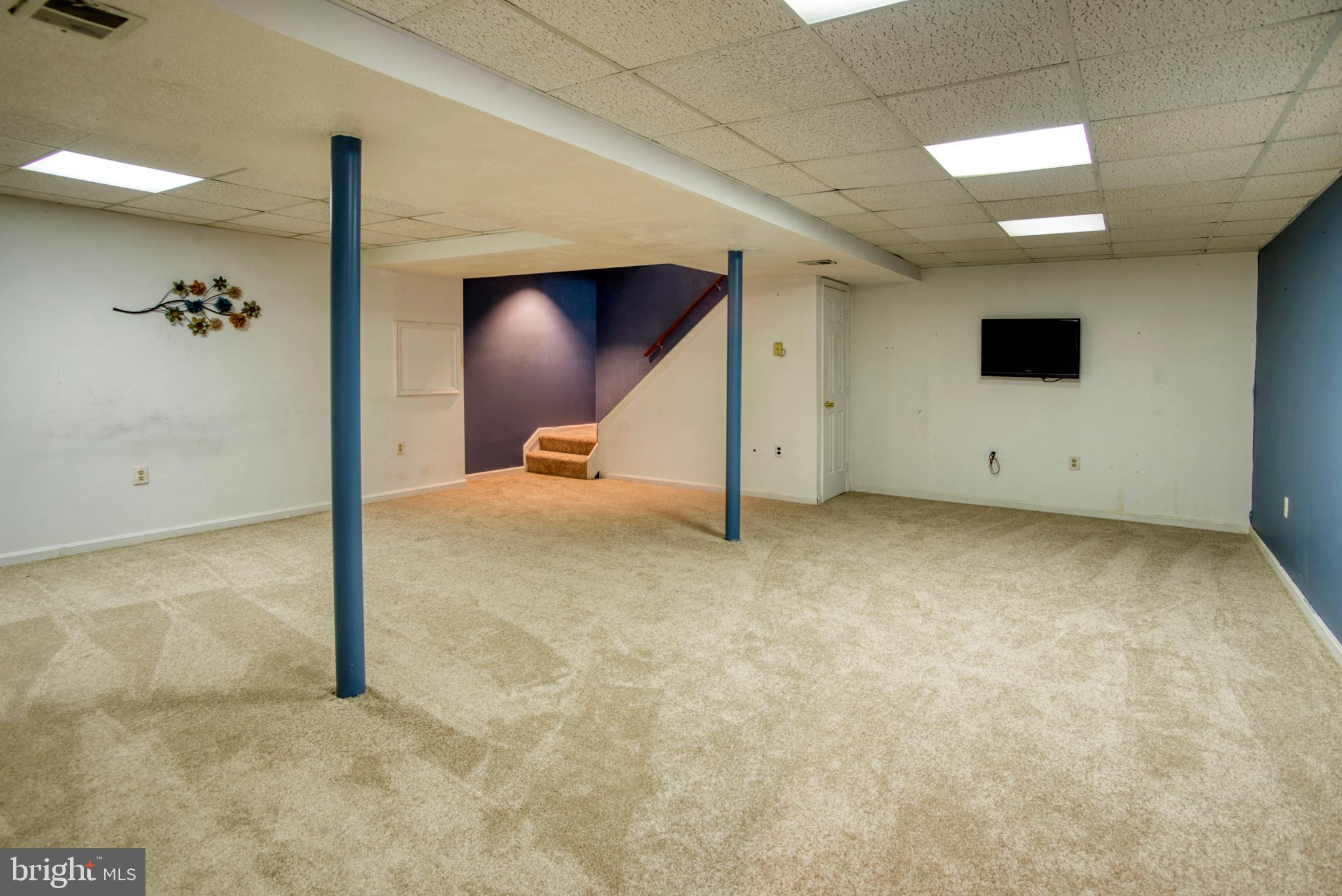 WHITE OAK VILLAGE - Residential