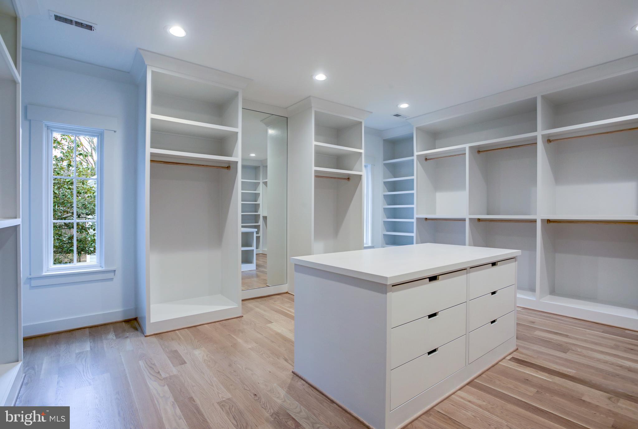 WOODHAVEN - Residential