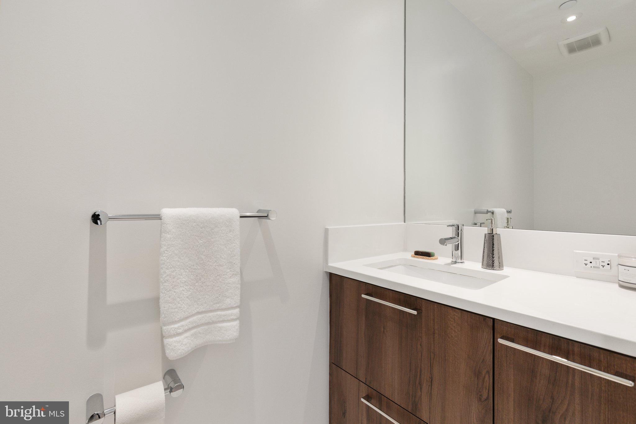 THE VERSE CONDO - Residential