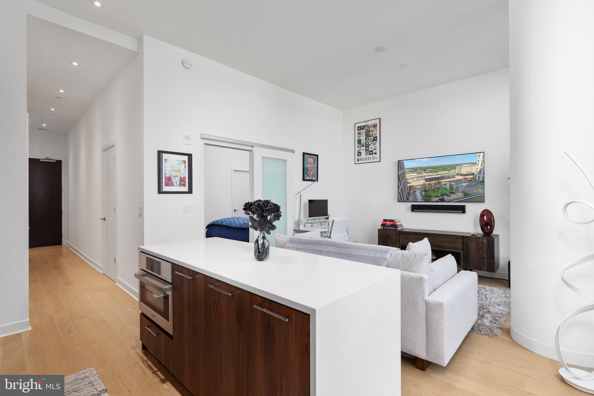 THE VERSE CONDO - Residential