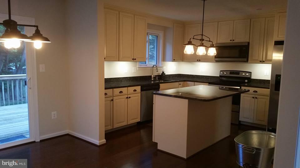 SARAHS CHOICE - Residential