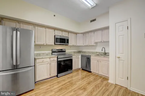 MLS: NJCD2112432